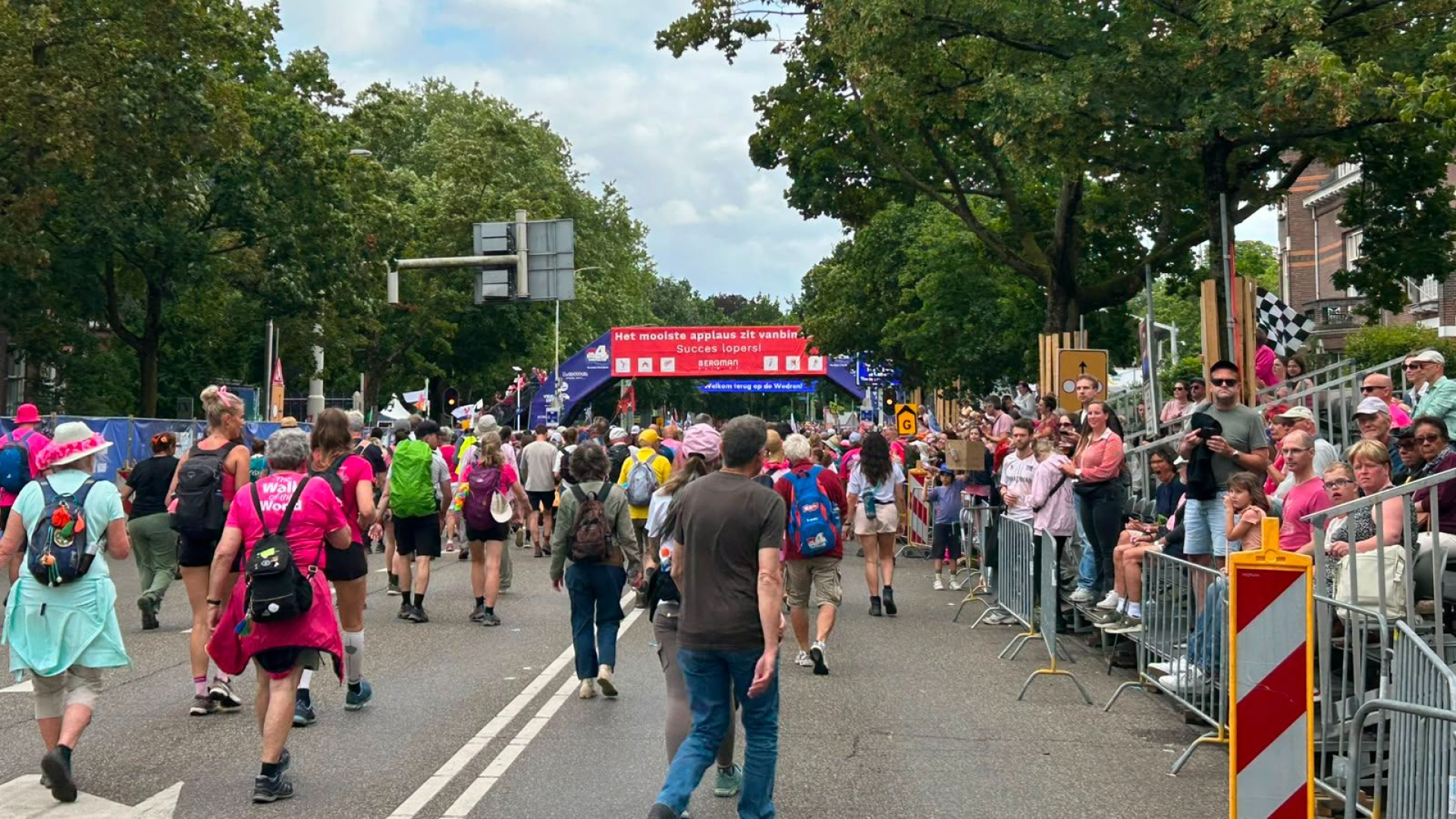 LIVE VIERDAAGSE | Meer dan duizend uitvallers op dag twee • bovengemiddelde blarendag