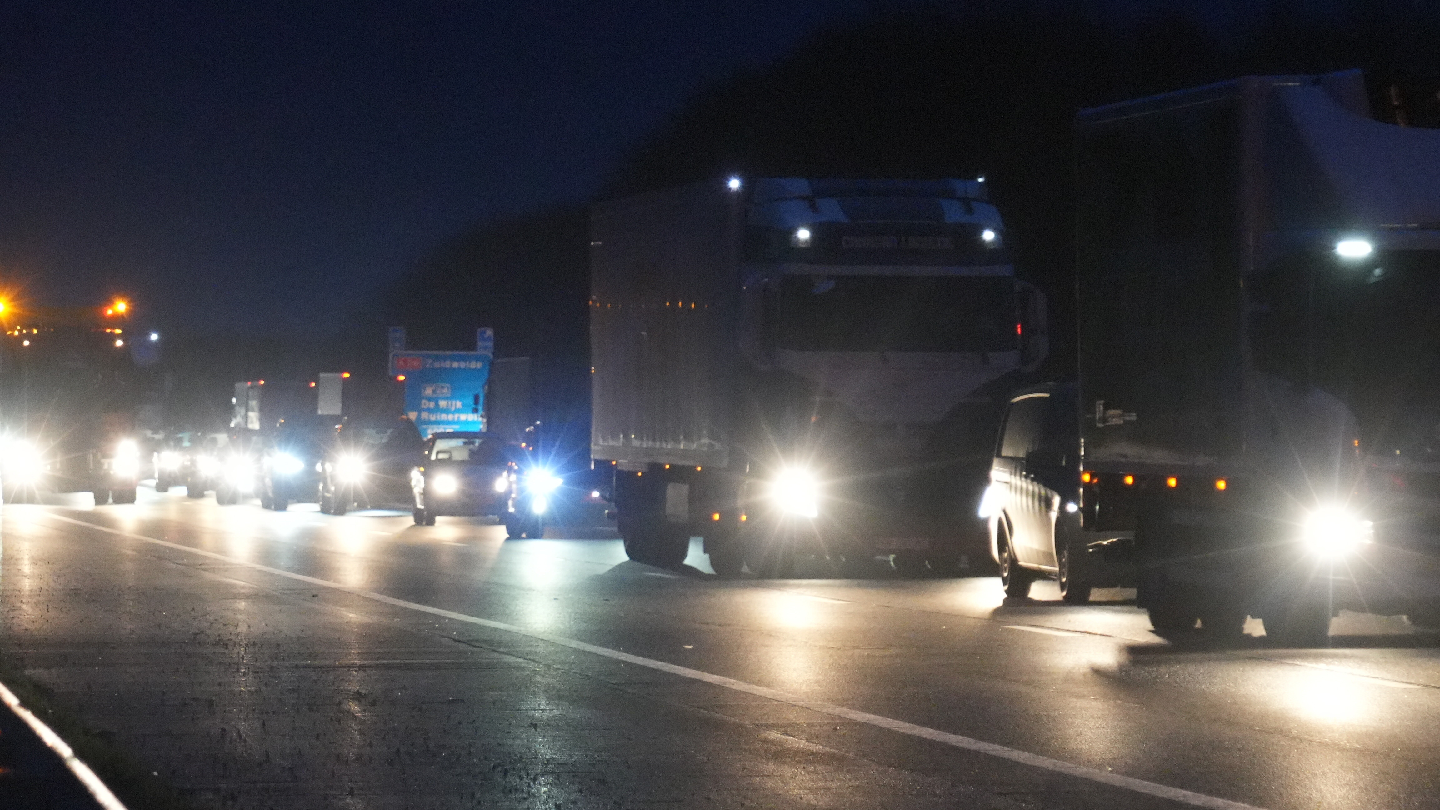 Auto Botst Tegen Vangrail Op A28 Meppel, Verkeer Staat Even Vast - RTV ...