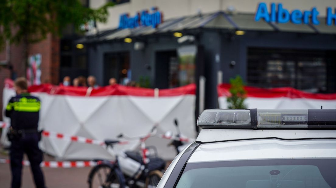 Hulpdiensten zijn aanwezig op de Zuiderweg in Groningen