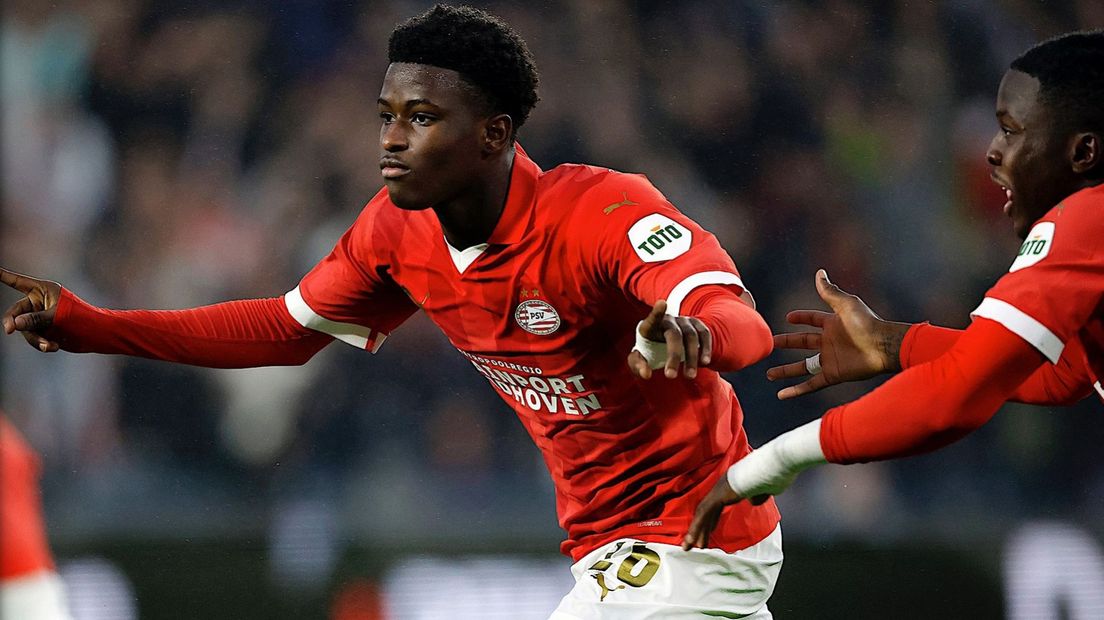 Isaac Babadi viert zijn doelpunt