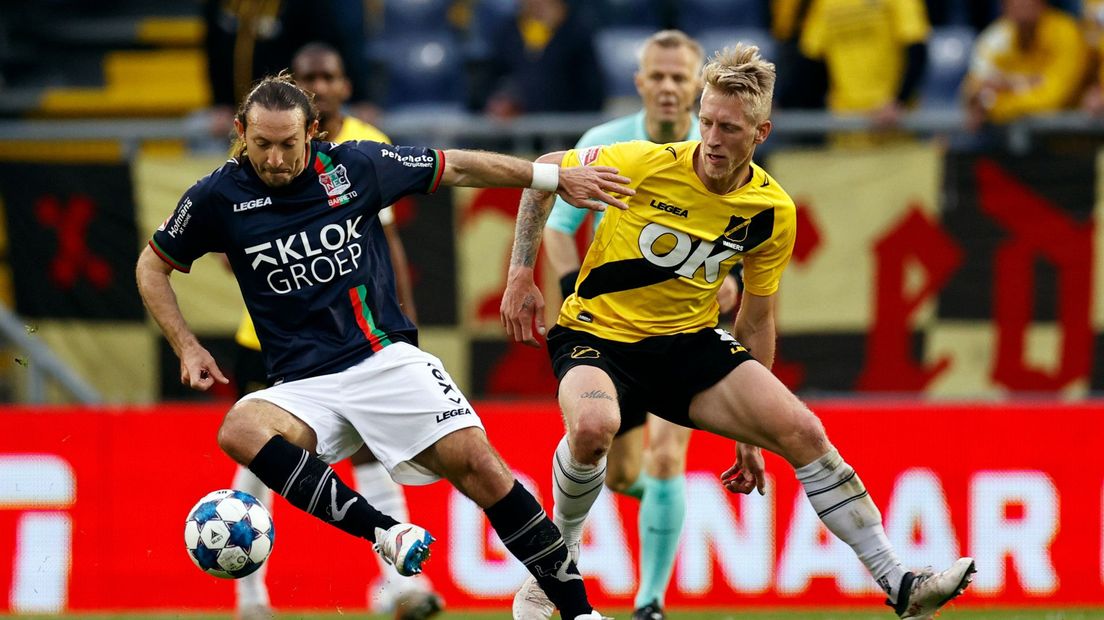 Lex Immers in het shirt van NAC, tijdens één van zijn laatste wedstrijden