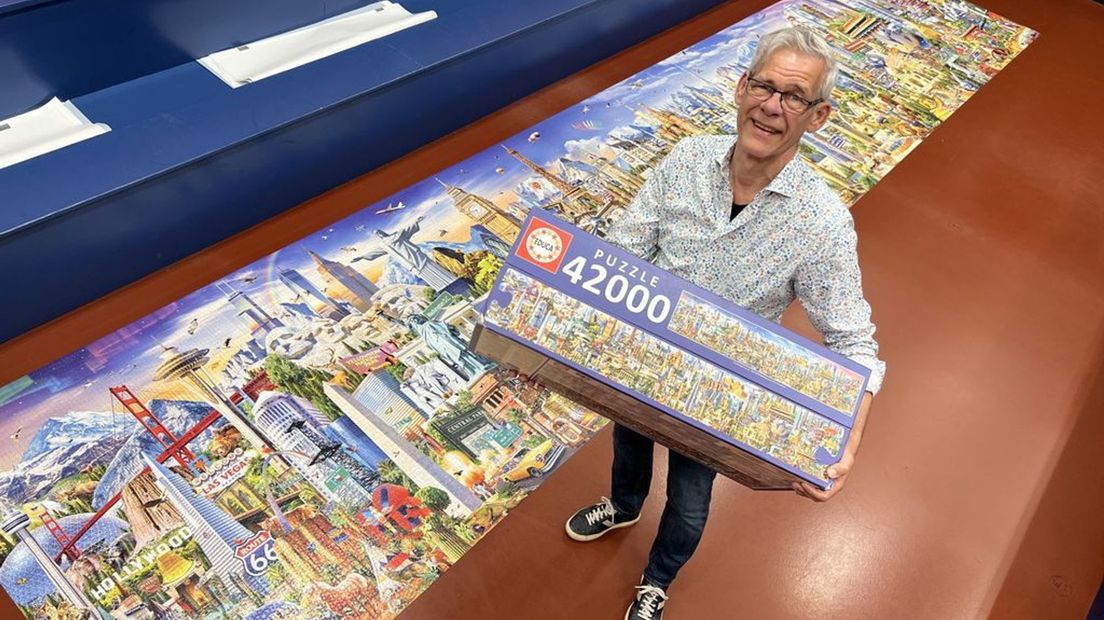 Willem wil de puzzel van 42.000 stukjes ophangen bij zijn tafeltennisclub