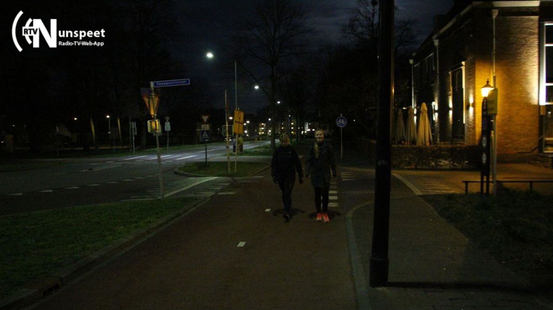 Suzanne en Laura onderweg vanuit Harderwijk