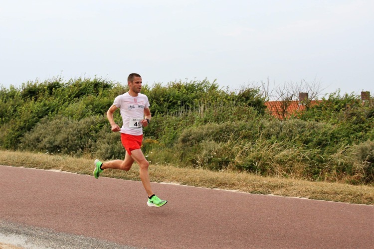 Solozeges Pleijte en Koster bij Massaloop
