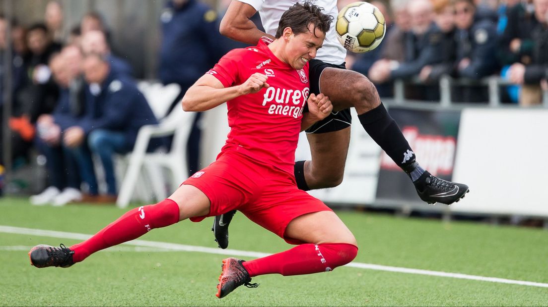 Van Schaik in het shirt van FC Twente