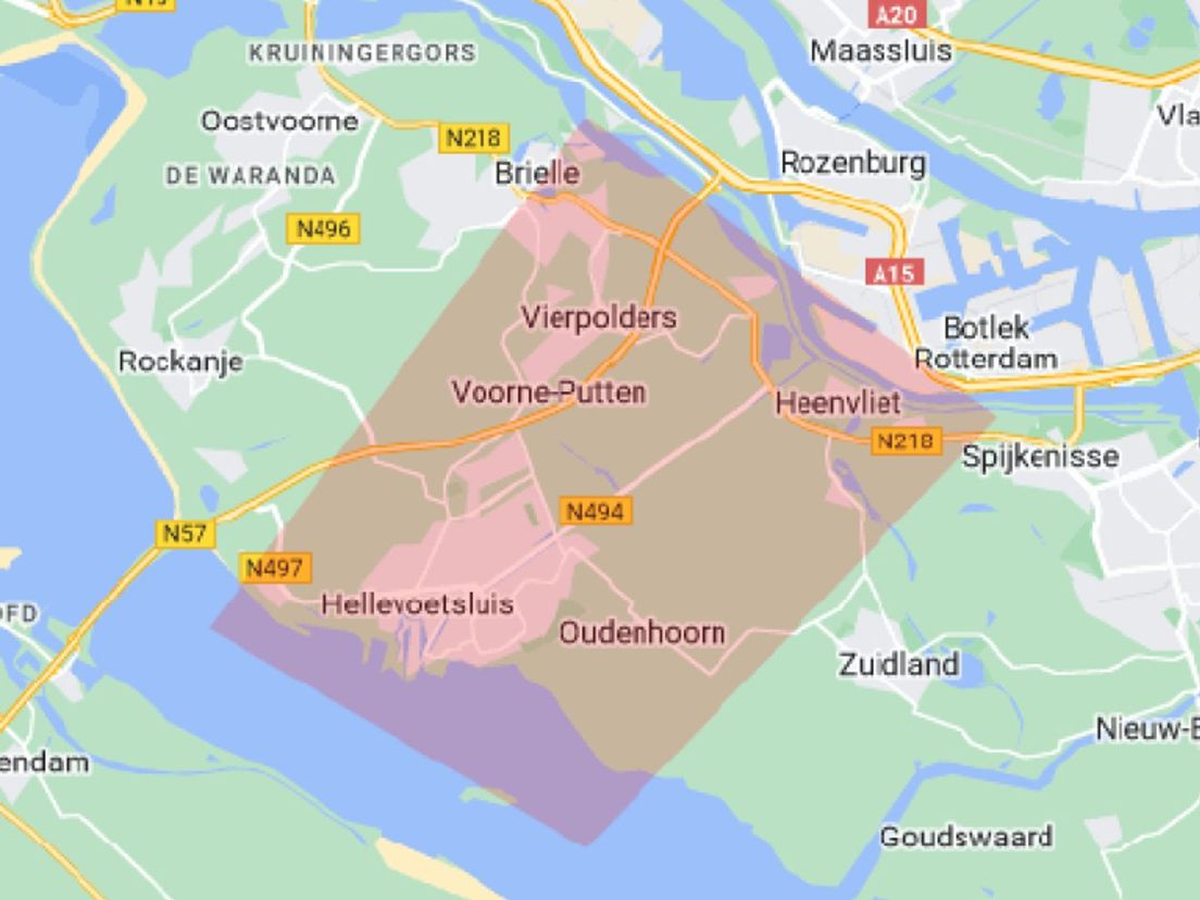 Volgens Rijnmond Veilig kan de rook zich over het gehele rode gebied verspreiden