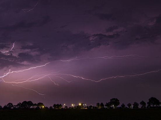 Naast code oranje geldt morgenavond ook code geel in Drenthe vanwege kans op onweer