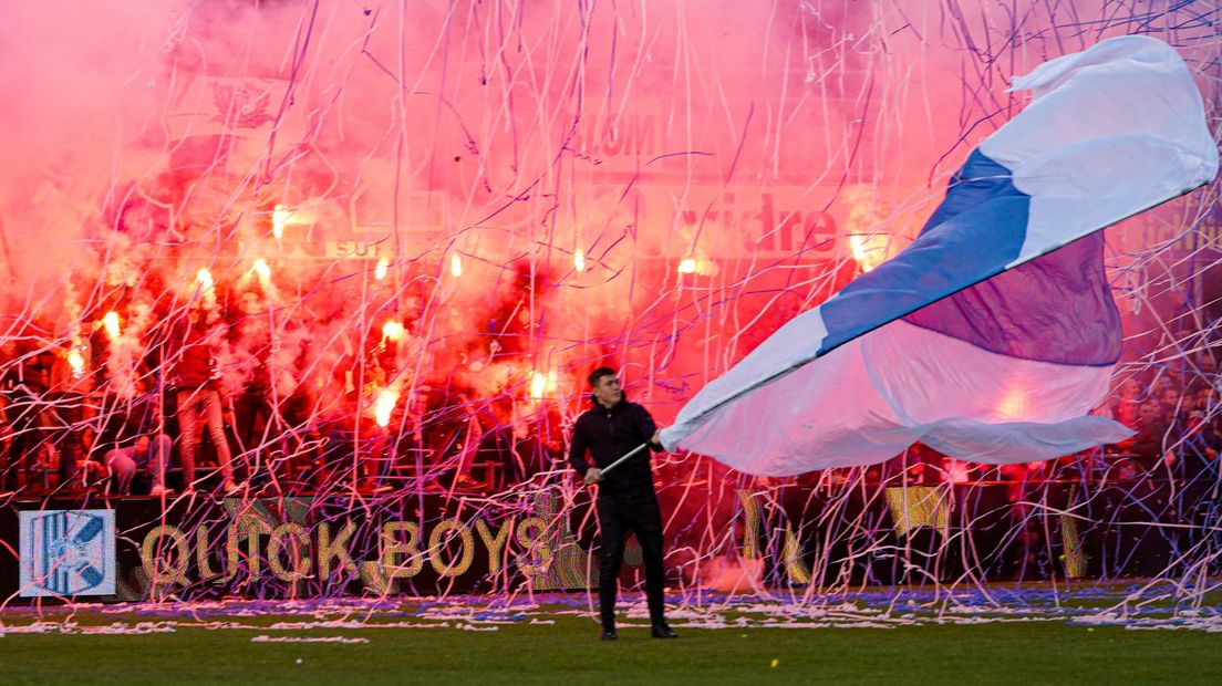 De competitiewedstrijd Rijnsburgse Boys - Quick Boys werd dinsdagavond gespeeld