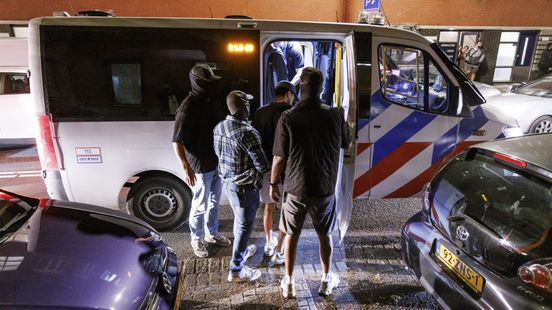 Arrestaties in Schilderswijk na wedstrijd Frankrijk - Marokko, veel mensen op straat Nieuws