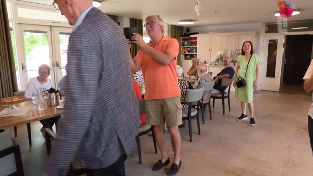 Primeur in Maasbracht: Oudste eeneiige tweeling viert 102e verjaardag