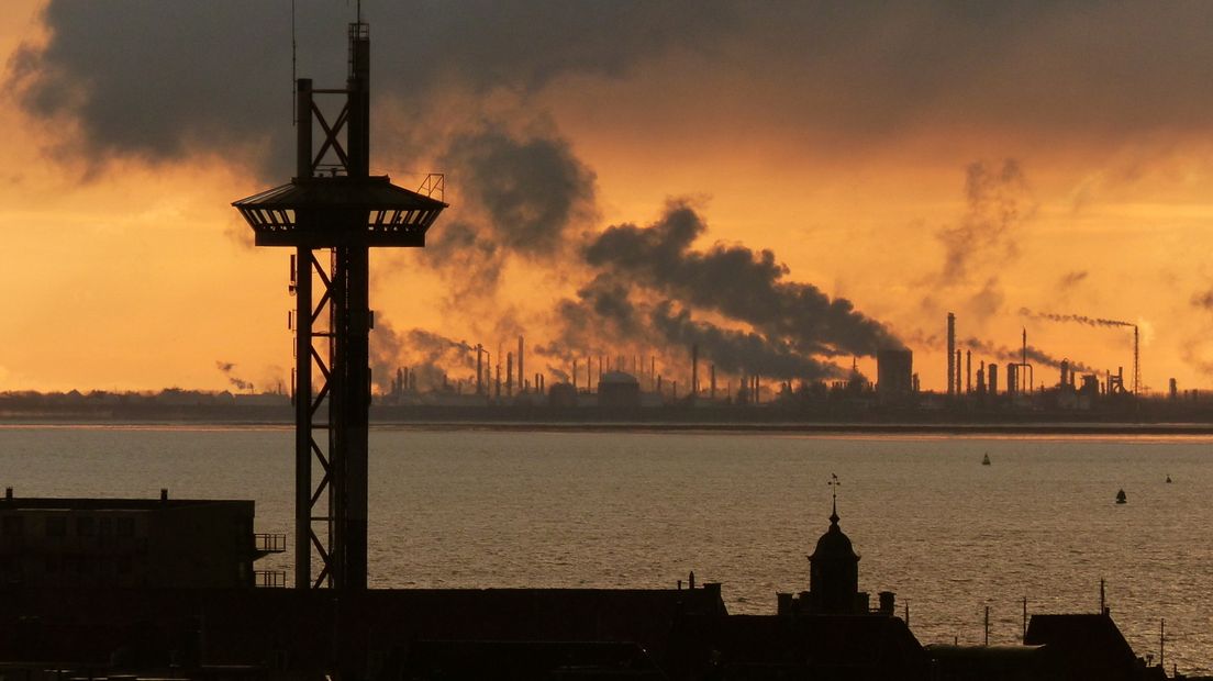 Lekkage in gasleiding bij Dow in Terneuzen