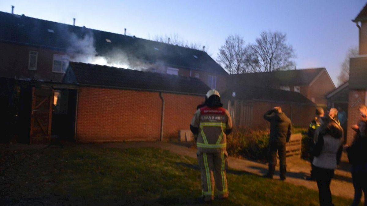 Schuurtjes beschadigd door brand in Westerhaar-Vriezenveensewijk