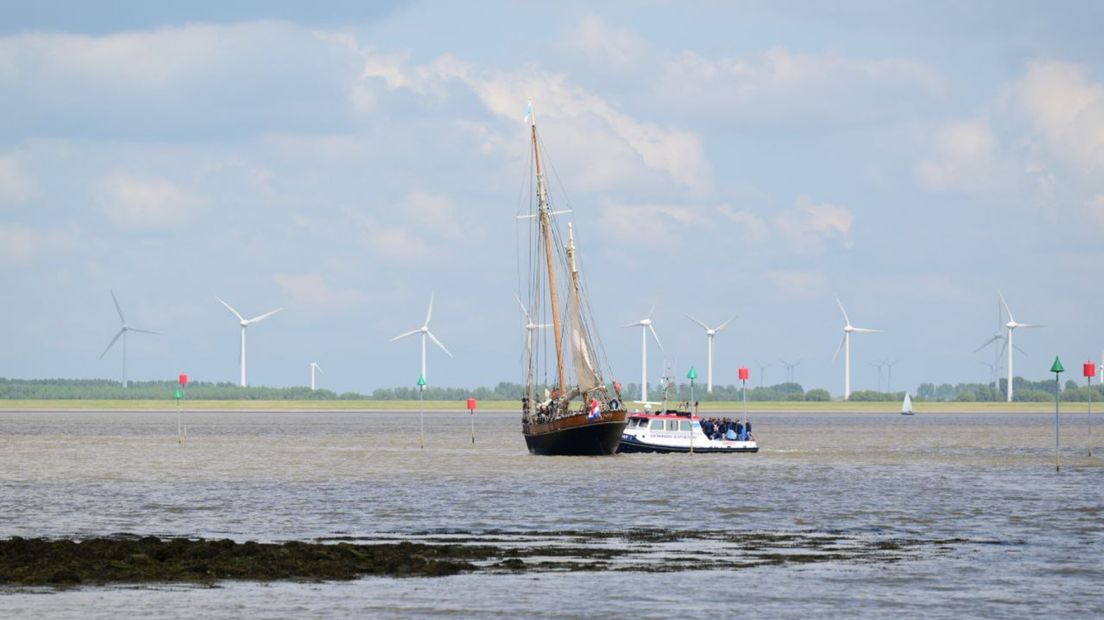 De zeilboot aan de grond bij Termunterzijl