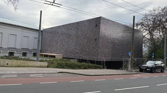 23 miljoen euro voor museumrenovatie, nu komen alle 82.000 tegeltjes los