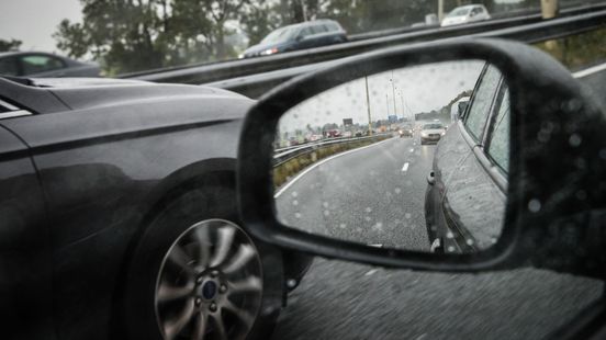Tientallen automobilisten beboet voor onnodig links rijden Nieuws