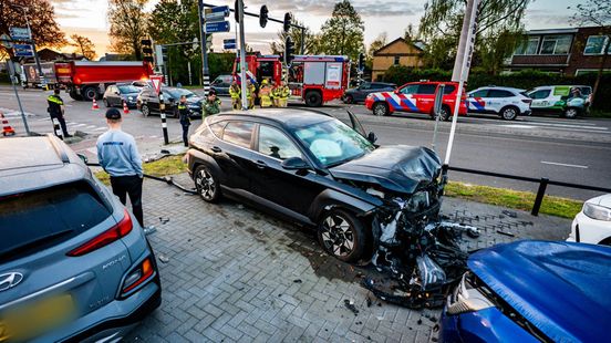 Bestuurder na ongeval naar het ziekenhuis