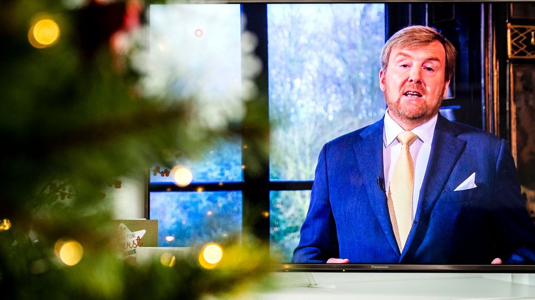 De kersttoespraak van de koning op TV (Rechten: ANP/ Remko de Waal)
