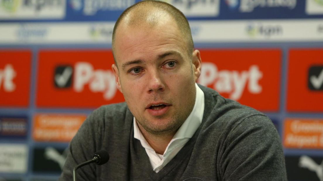 FC Groningen-trainer Danny Buijs tijdens een persconferentie