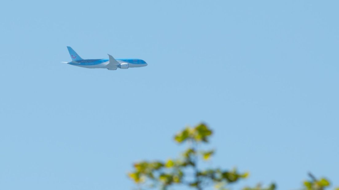 De dreamliner boven Enschede