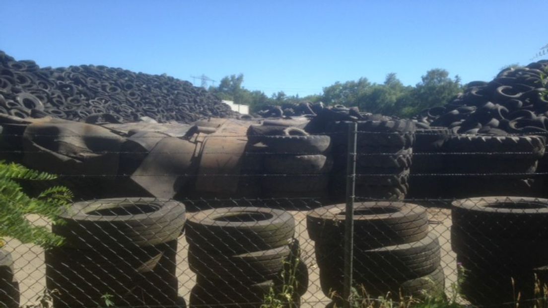 Banden recyclingbedrijf mogelijk per schip naar nieuwe locatie.