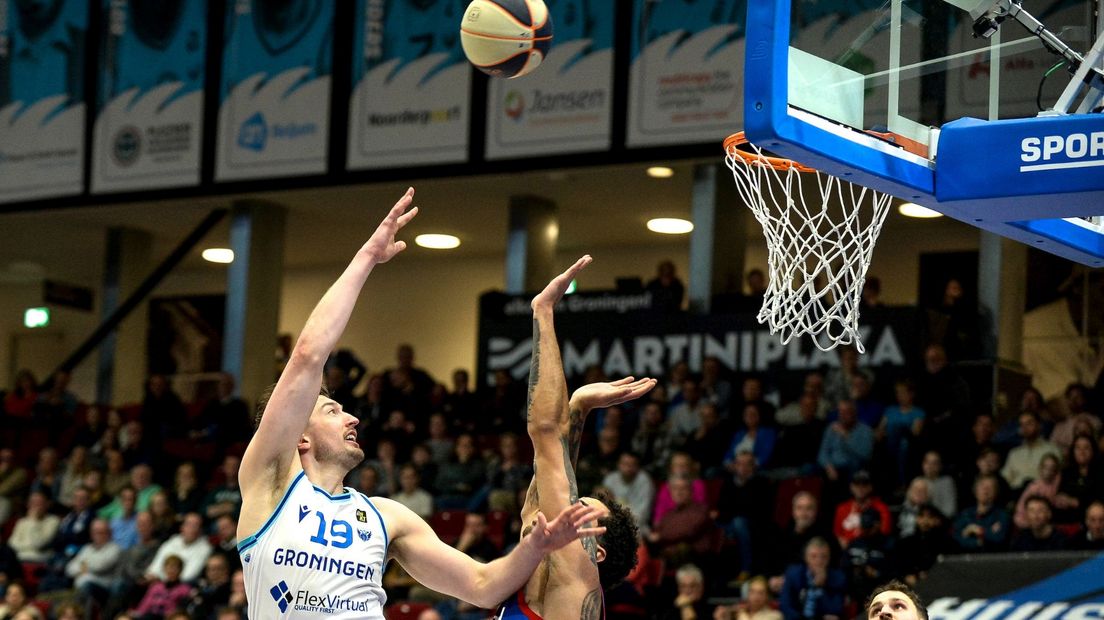 Willem Brandwijk in actie namens Donar