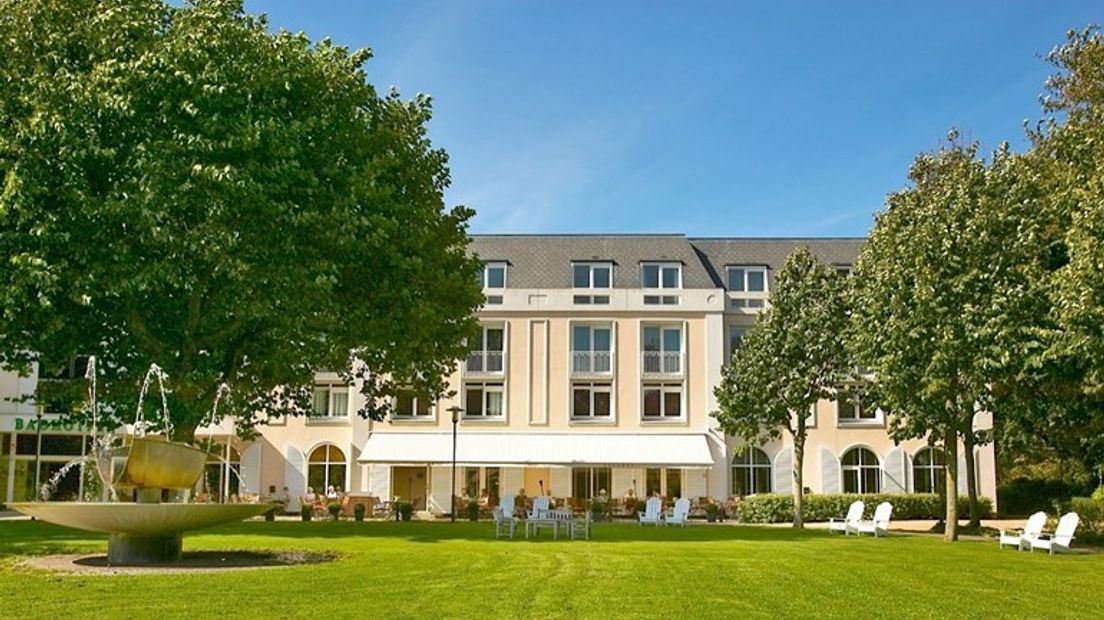 Badhotel Domburg met fontein