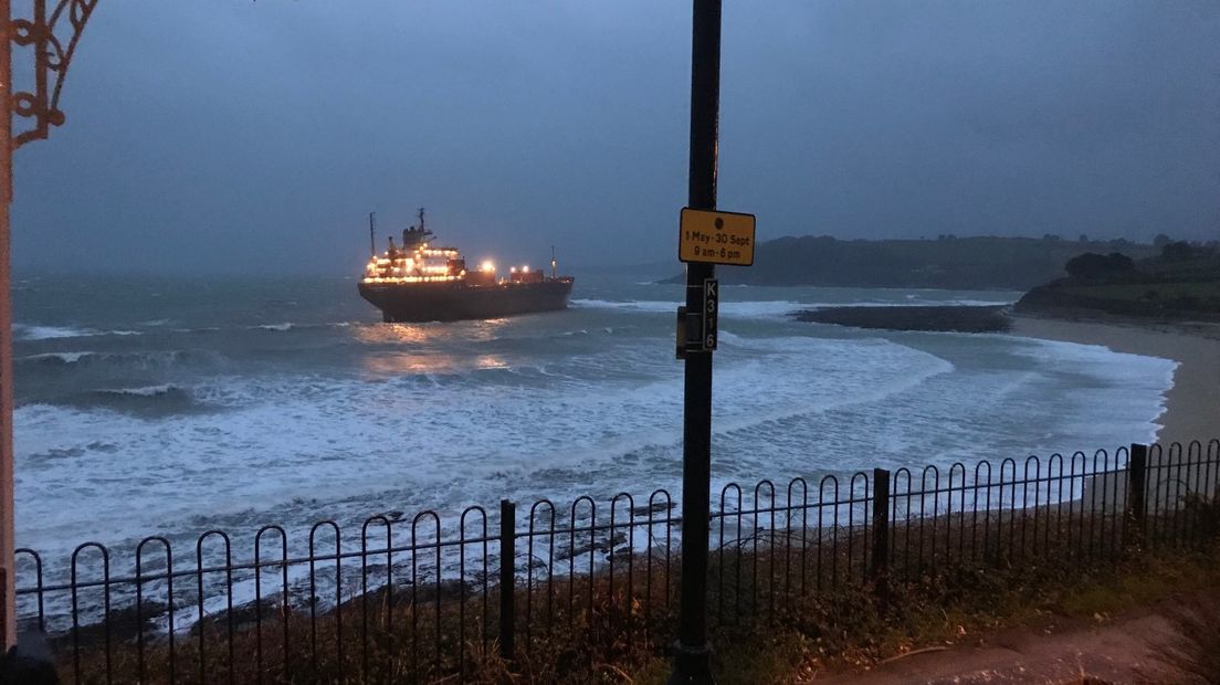 Het schip liep twee weken geleden vast bij het Engelse Falmouth