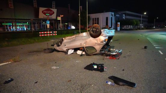 twee gewonden bij crash auto • aanrijding op spoorwegovergang. twee gewonden bij crash auto • aanrijding op spoorwegovergang.