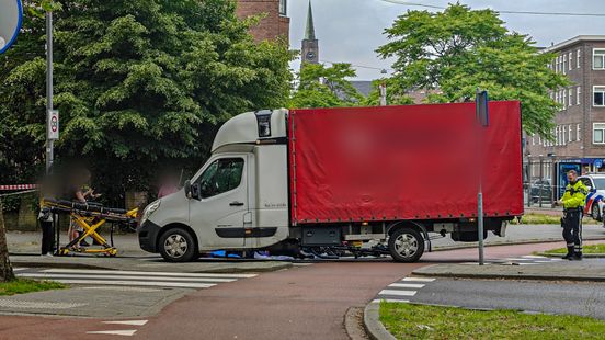 Fietser aangereden in Hazerswoude-Dorp, slachtoffer naar het ziekenhuis. Fietser aangereden in Hazerswoude-Dorp, slachtoffer naar het ziekenhuis.