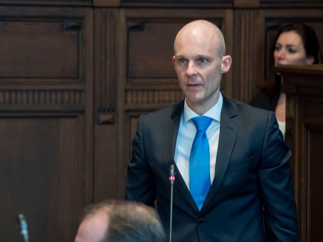 Maurice Meeuwissen in de Rotterdamse gemeenteraad.