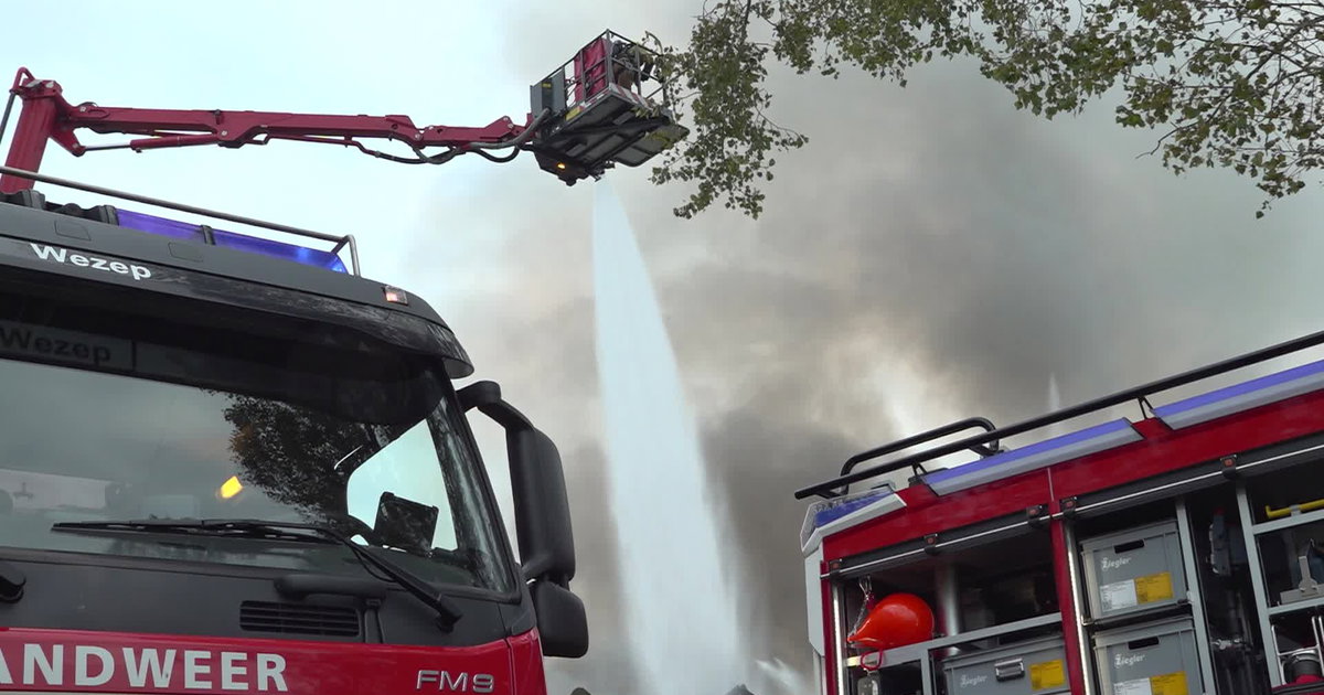 Grote woningbrand in Kamperveen donderdagochtend.