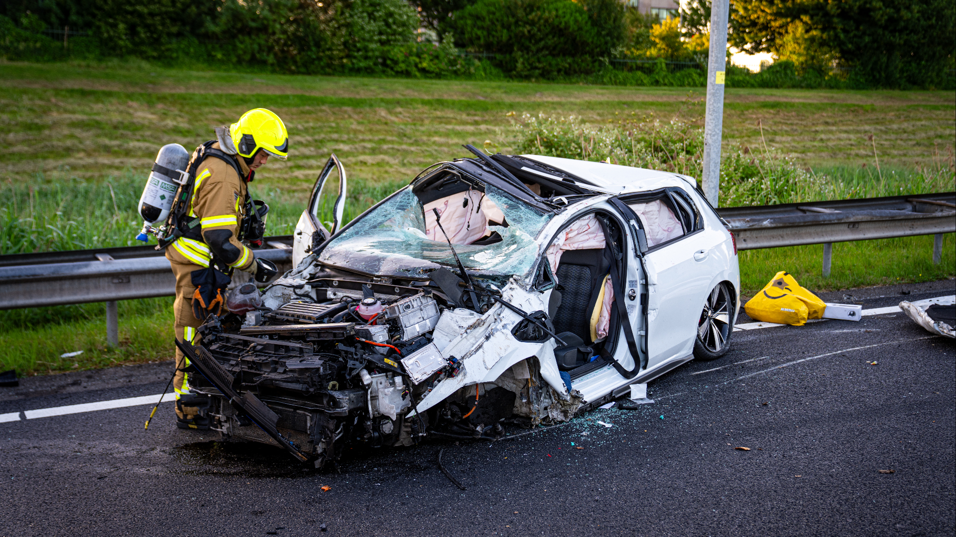 De schade aan de auto is groot
