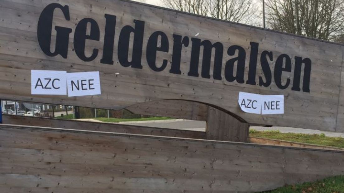 Een zeer ruime meerderheid van de inwoners van Geldermalsen is nog steeds voor de komst van een asielzoekerscentrum in de gemeente. Dat blijkt uit onderzoek van bureau Tangram in opdracht van Omroep Gelderland. Ruim 200 inwoners van Geldermalsen zijn ondervraagd.