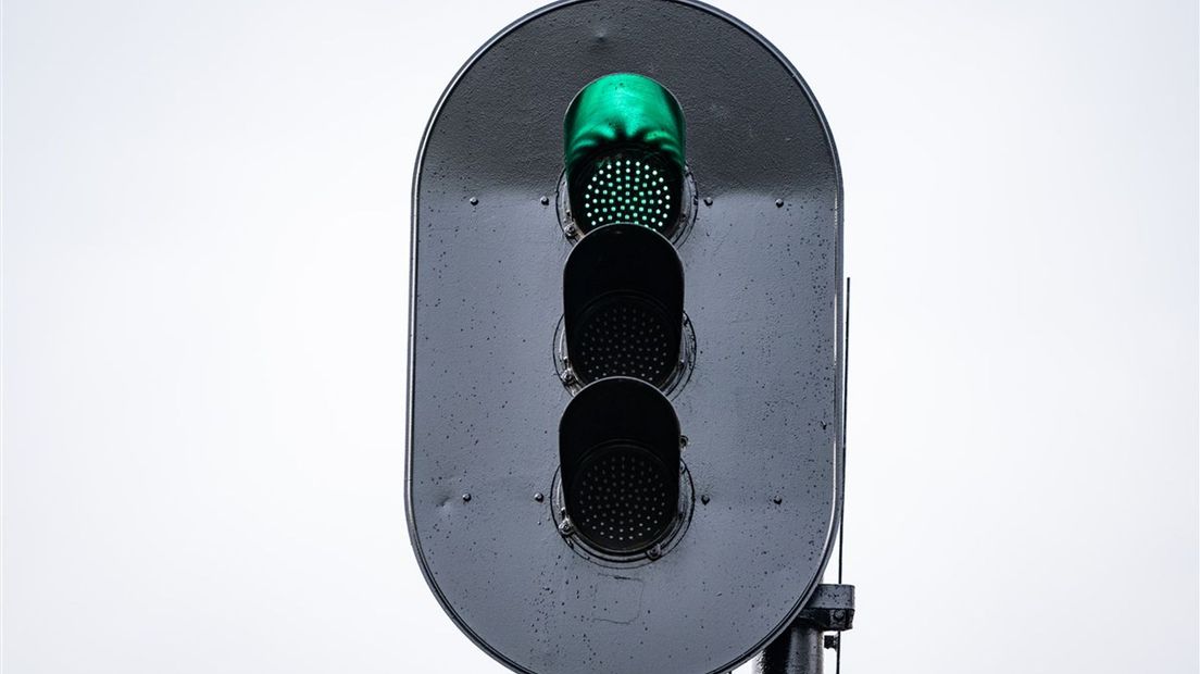 Het licht staat in Almelo weer op groen; laat die treinen maar rijden!