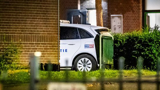 Scooterrijder aangereden • Autoband belandt in sloot. Scooterrijder aangereden • Autoband belandt in sloot.