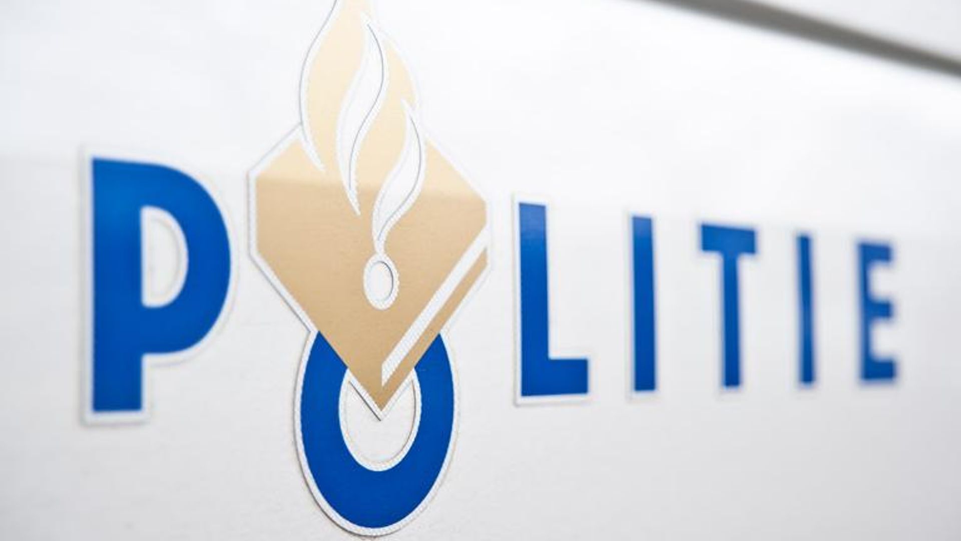 De politie arresteerde de vrouw.