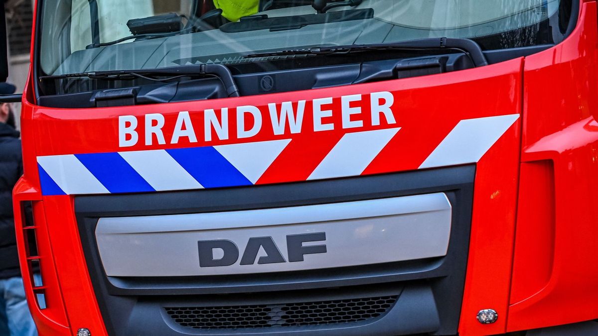 Maatregelen tegen asbest bij brand in Hoornsterzwaag: brandweer schakelt specialisten in