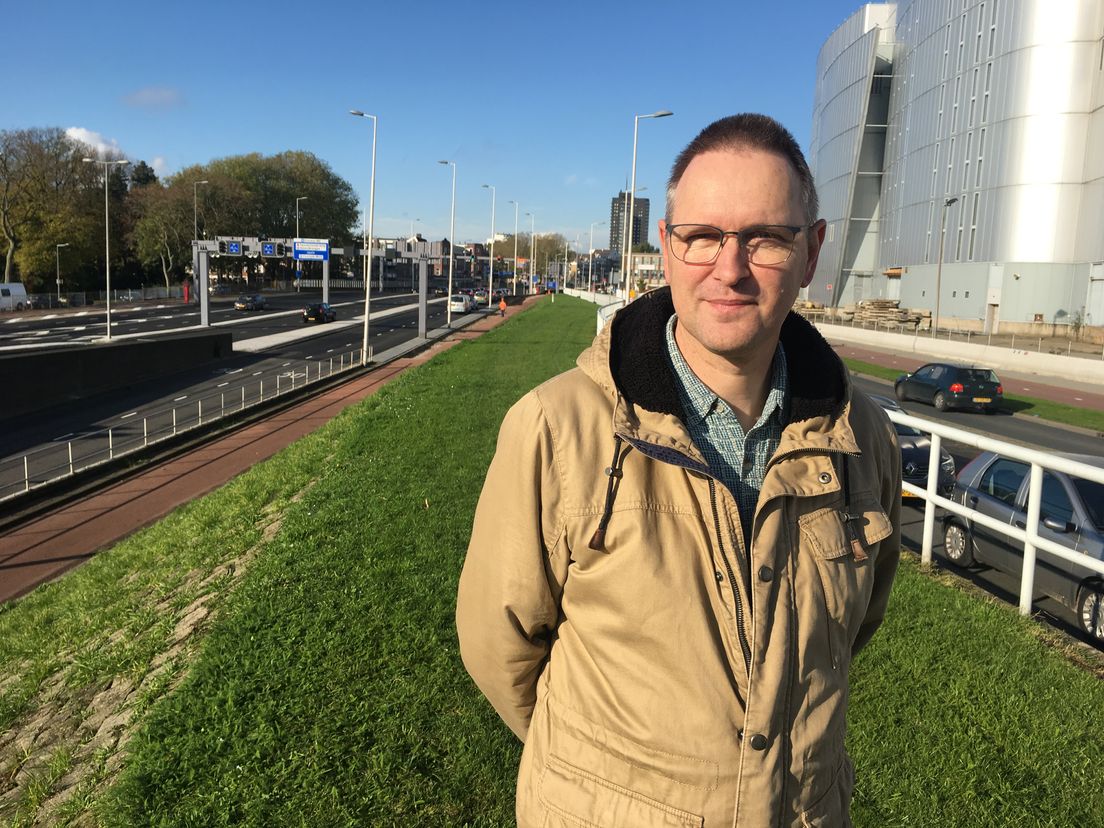 Verkeersmanager Otto Blom is verantwoordelijk voor de Maastunnel