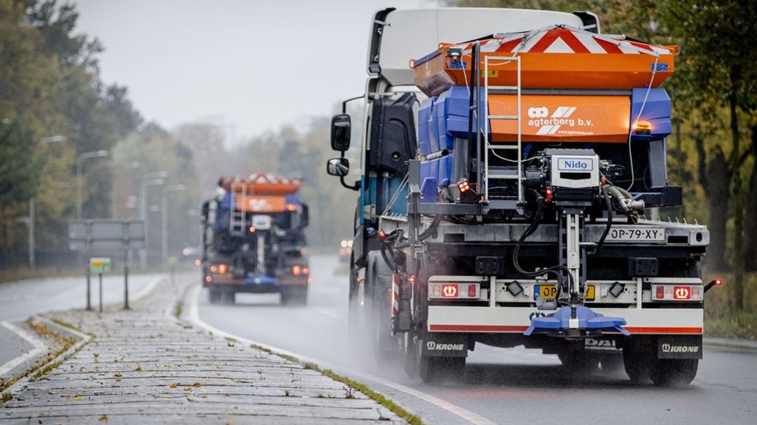 Strooiwagens gaan de weg op.