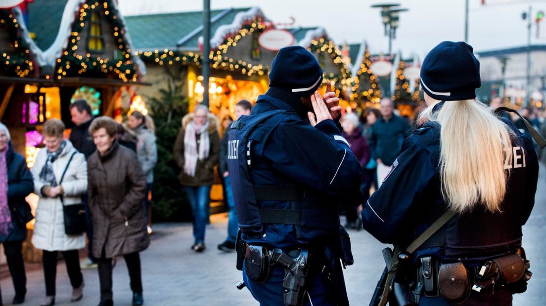 Beveiliging op een Duitse kerstmarkt