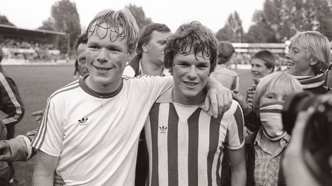 Ronald (FC Groningen) en Erwin (PSV) als tegenstanders in het Oosterpark (1981)