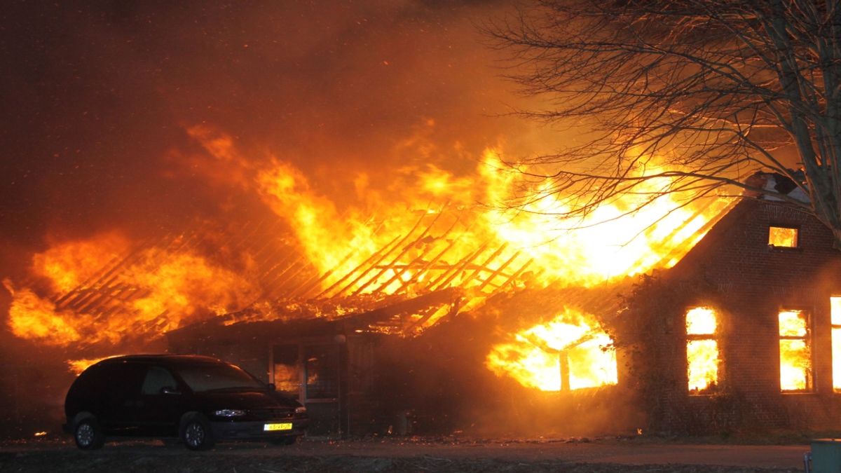 Bewoner vermist na brand in boerderij in Kropswolde