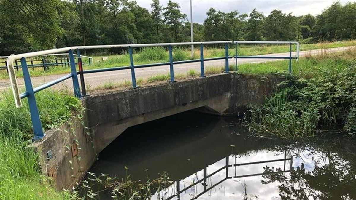 Klenkerweg tussen Sleen en Oosterhesselen afgesloten voor vervangen brug