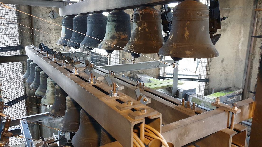 Klokken van het carillon in de Peperbus