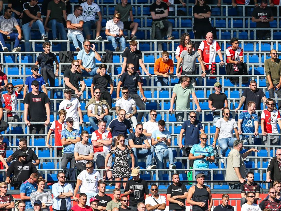 Oud-commercieel directeur: 'Feyenoord draait nu al verlies op elke thuiswedstrijd'