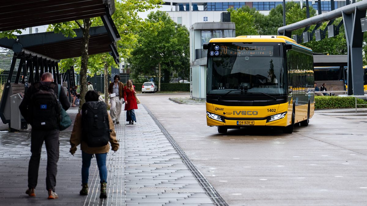 Wat betekent de staking van het streekvervoer van woensdag voor Friese reizigers?