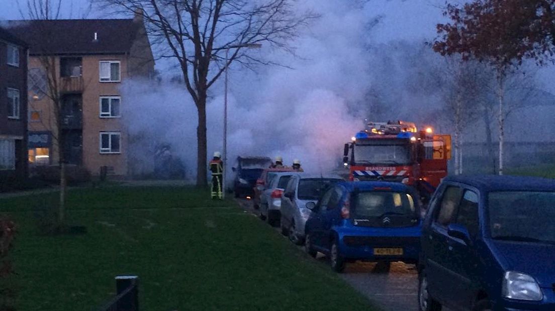 Auto in brand op Mozartlaan in Hengelo