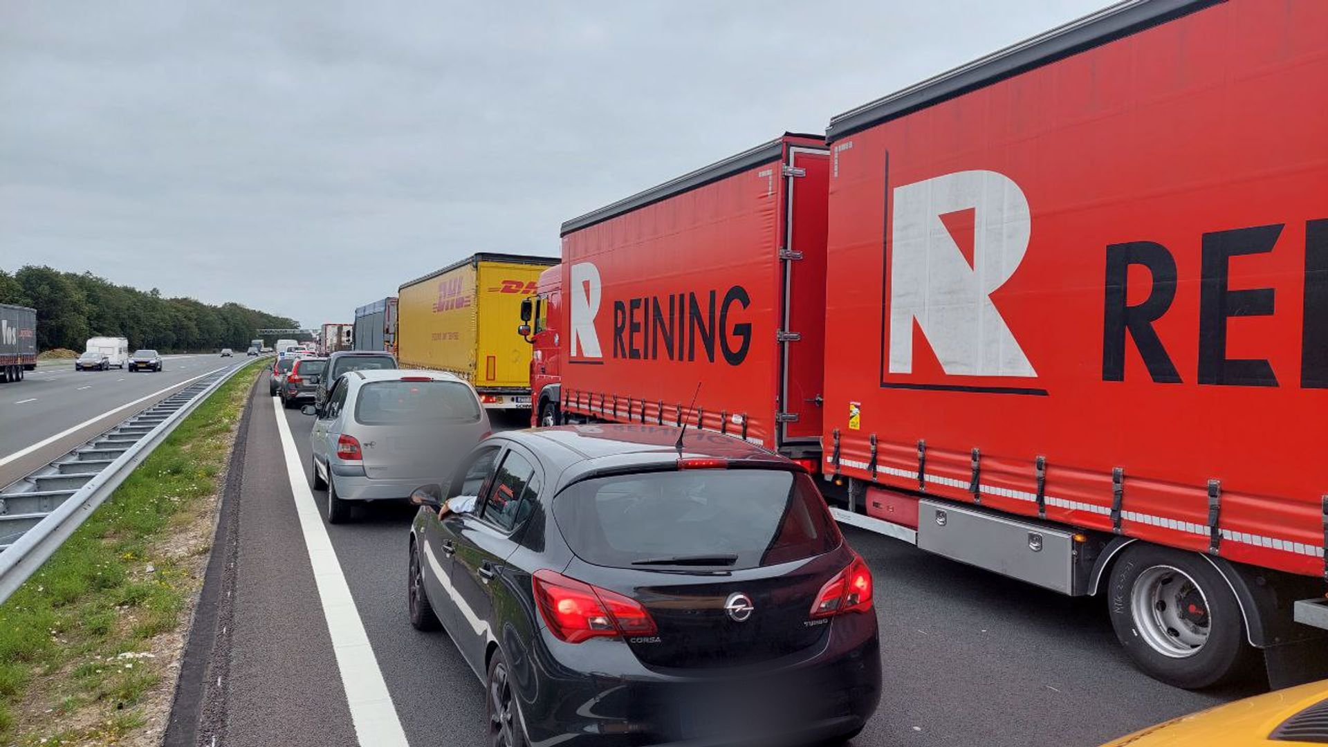 Flinke Vertraging Op A1 Bij Markelo Door Gekantelde Aanhangwagen - RTV Oost