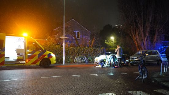 Man zwaargewond bij ongeval in Horst, traumateam per auto opgeroepen. Man zwaargewond bij ongeval in Horst, traumateam per auto opgeroepen.