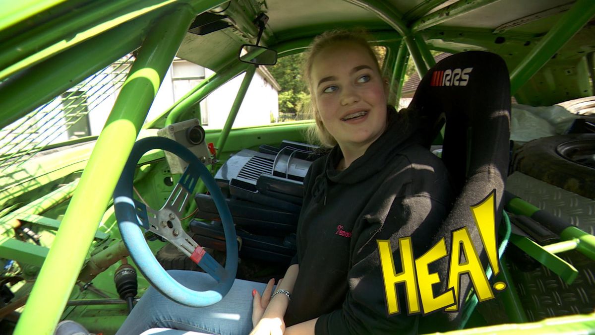 Hea! Ruby trapt 'm op de staart